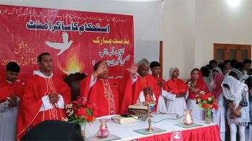 Bishop says Mass at St. John the Apostle Church